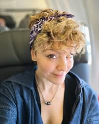 Día 'e pelo loco…..😁🤪😵‍💫 LA bound #CrazyHairDay