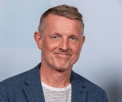 Erik Engstrom's Instagram, Twitter & Facebook