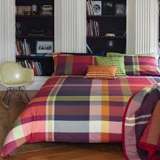 Per questo motivo le lenzuola tinte in filo di bossi sono uguali e si possono utilizzare anche come copriletto estivo. Lenzuola Matrimoniale Con Federe Bossi Casa Bridge 7289 Bordo Blu