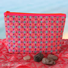 Trousse Petit Pan Matelassee Motif Piazza Peter Pan Trousse Petit