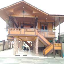 Kalau yang ini model rumah panggung minimalis di dataran tinggi. Minat Kayu Berkualitas Rumah Panggung Woloan Minimalis Facebook