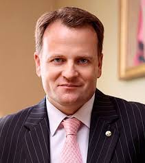 Simon Manning's Instagram, Twitter & Facebook