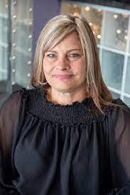 Tanya Benoit's Instagram, Twitter & Facebook