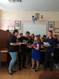 Festivitatea de absolvire a facultati sau a liceului este mereu un prilej de sarbatoare. Cursul Festiv De Absolvire Clasa A Viii A Ècoala GimnazialÄ Nr 1 Bicazu Ardelean Video C