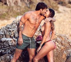 Belen incinta del secondo figlio di stefano de martino? Belen Incinta Di Stefano La Showgirl Rompe Il Silenzio