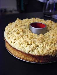 Recette De Dessert Aux Pommes Qui Allie Le Fondant Des Pommes Cuites Au Croquant Du Crumble Couronne Aux Pom Recette Dessert Crumble Recette Tarte Aux Pommes
