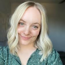 Danielle Schell's Instagram, Twitter & Facebook