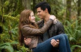 Trong loạt phim "Chạng vạng", Jacob Black, một người sói, dấu ấn về  Renesmee, con gái nửa người, nửa ma cà rồng của Bella và Edward, tạo nên  một mối liên kết