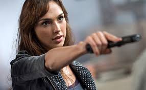 Good series of movies.up there with harry potter. Batman V Superman Gal Gadot Geht Auf Die Fankritiken Ein Moviebreak De