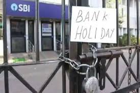 All bank holidays 2021 for the uk new year's day 2nd january st patrick's day good friday, easter early may bank holiday spring bank holiday battle of the boyne summer. Bank Holiday Alert Banks To Remain Closed For 15 Days In August Full List Here