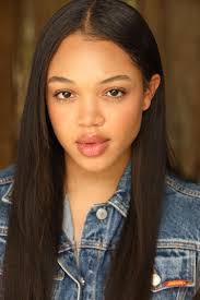 Kristen Maxwell's Instagram, Twitter & Facebook