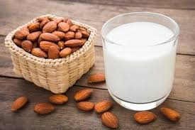 Simple Recette Maison Pour Preparer Du Lait D Amande Ameliore Ta Sante Lait D Amande Recette Lait Recettes De Lait D Amande
