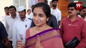 Swetha Mohanty Ias Wiki Profile Husband Family Photos She is married and enjoying her happy married life with her beloved husband ashwin shashi. swetha mohanty ias wiki profile