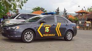 Mobil polisi memberikan peran penting dalam menjalankan tugas kepolisian, seperti patroli di jalan raya, pengamanan dan mengejar penjahat. Gambar Mobil Polisi Indonesia