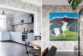 grijze keuken konijnen schilderij botanisch behang grijze keuken wandtegels keuken