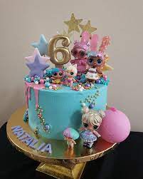 How cute is this lol surprise doll cake. By Mamucha Baking At Home Na Instagrame Seguimos En La Super Onda De Lol Lolcake Sprinklescak Funny Birthday Cakes 6th Birthday Cakes Doll Birthday Cake