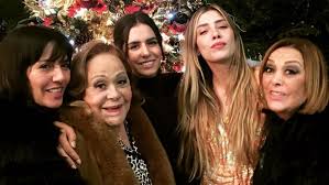 Y felicitamos al señor obispo por su buen obrar pastoral. La Abuela De La Hija De Luis Miguel Desata Polemica Al Negarse A La Vacuna Contra El Covid 19 Meganoticias