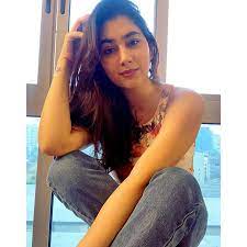 Disha parmar's age is 28. Disha Parmar Wiki Biography Age Height Family Boyfriend Salary
