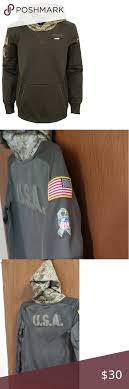 New England Patriots Salute To Service Hoodie You Can Support The Military The Patriots With This In 2020 Salute To Service American Flag Patch Nfl Salute To Service