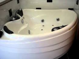 Solid construction tub formed with two layers of acrylic, bringing maximum insulation and keeping water at its desired temperature longer while soaking, homurg jetted. 2 Person Corner Whirlpool Bath And Baths Full On Corner Bath Youtube