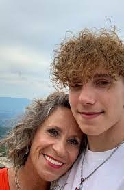 Roxanne Burrows's Instagram, Twitter & Facebook