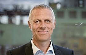 Management and global network in Blue Water Shipping