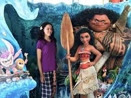 Tamatoa, the clam, sings this song when moana and maui try to collect the horn from the bottom of the sea. We Know The Way Disney S Moana Enchants With Polynesian Culture The Chant