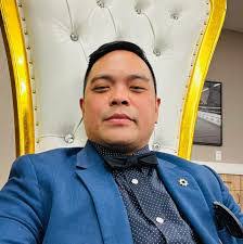 Leah Canales's Instagram, Twitter & Facebook