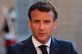 Jun 09, 2021 · ein mann hat den französischen präsidenten emmanuel macron geschlagen und soll dabei einen royalistischen slogan gerufen haben. Nach Ohrfeige Fur Macron Angreifer Zu Haftstrafe Verurteilt Tageblatt Lu Tageblatt Lu