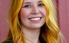 Alicia Cantwell's Instagram, Twitter & Facebook