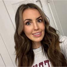 Samantha Hines's Instagram, Twitter & Facebook