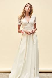 Robe Newton Dentelle De Calais Et Satin Duchesse Robe Mariee 2018 Robe De Mariee Robe De Mariee Dentelle