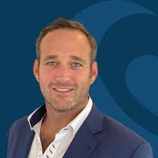 Paul Arango's Instagram, Twitter & Facebook