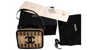 Chanel small vanity case style. Vanity Chanel Kosmetiktasche Beige Korb Ref 138673 Joli Closet