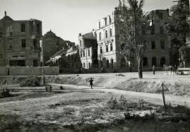 Alagut U Attila Utca Ma Attila Ut Sarok Keresztben Az Alagut Utca Balra A Philadelphia Kavehaz Haza Ma Otp Toronyhaz Budapest Hungary Budapest Hungary