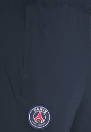 Leider gibt es das teil nicht mehr im offiziellen nike store, vor allem ist das hier ja sowieso das ältere modell aus dem jahre 2018. Nike Performance Paris St Germain Suit Vereinsmannschaften White University Red Weiss Zalando De