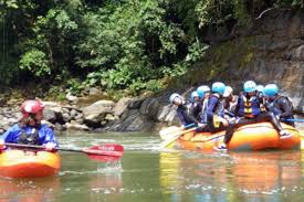 Baños es ciudad en donde se mezclan las tradiciones indígenas y las modernas costumbres de visitantes norteamericanos y extranjeros. Reserve Sus Viajes Y Tours En Banos De Agua Santa Topguide24 Com