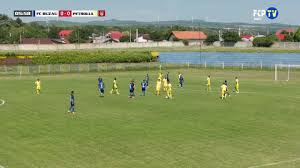 Petrolul ploiești is een voetbalclub uit ploiești, roemenië.de club werd in 1924 opgericht als fc juventus boekarest.de club onderging een aantal naamsveranderingen en in 1952 verhuisde de club zelfs van de hoofdstad boekarest naar ploiești. Fcptv Live Meci Amical Fc Buzau Petrolul 1 0 1 0 17 07 2021 Youtube