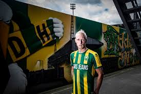 The year 1905, when the club was founded, appears on the inside of the collar.the back of the shirt is totally yellow. Ado Den Haag Lanceert Nieuwe Tenues Vanaf 1 Augustus Verkrijgbaar Ado Den Haag