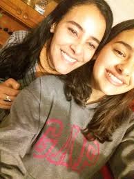 Karina Aparicio (@KarinaA31841975)