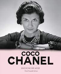 Kaia gerber and adwoa aboah rock the sand covered chanel runway. Coco Chanel Gebundenes Buch Unibuchhandlung Hilbert Peter Fuhrmann E K