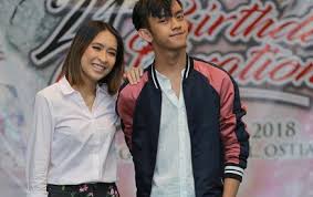 Ara johari lagu mp3 download from mp3 ssx last update may 2021. Ramai Perempuan Meroyan Dalam Ni Ada Netizen Tak Restu Kalau Ismail Izzani Ara Johari Benar Benar Bercinta Media Hiburan