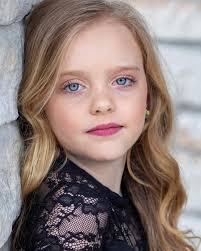 Mariah Dixon's Instagram, Twitter & Facebook