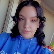 What does everyone do about your teens obsession with their phone… I'm  apparently the worst mom in the entire world because I don't want her to be 