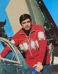Lee Majors Is The Six Million Dollar Man With Images Bionic Woman The Fall Guy Man