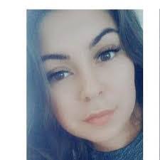 Deanne Hobson's Instagram, Twitter & Facebook