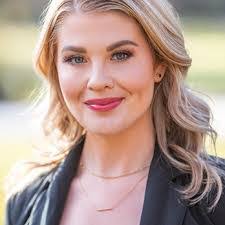 Keely Warren's Instagram, Twitter & Facebook