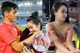 Tiền đạo đội tuyển việt nam nguyễn tiến linh và bạn gái, diễn viên hồng loan nhảy cực chất vũ điệu rửa tay, do dancer đăng quang biên tập đang gây sốt trên toàn thế giới. Q1rkmofeoy9oim