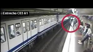 Personas, siete de ellas en estado grave.el accidente ocurrió alrededor de las 22:30 de la noche del 3 de mayo (03:30 gmt) en la línea 12, a la altura de la estación olivos.primera lo ocurrido hoy en el metro es una terrible tragedia. El Impactante Video Con El Que Metro De Madrid Pide Levantar La Vista Del Movil Al