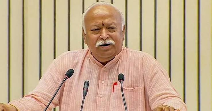 मुलांना मोबाईल देण्यापेक्षा आजी-आजोबांकडे सोपवाराष्ट्रीय स्वयंसेवक संघाचे सरसंघचालक मोहन भागवत यांचे प्रतिपादन